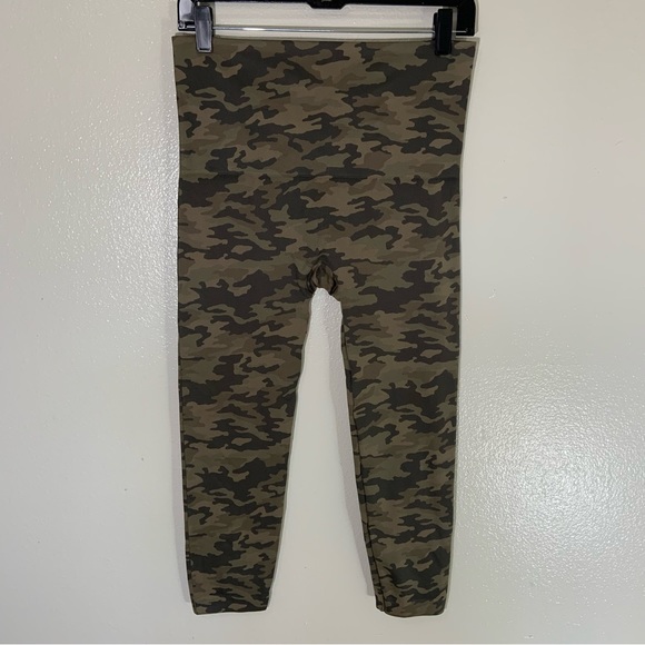 SPANX Pants - Spanx Green Camo Seamless Leggings 1X